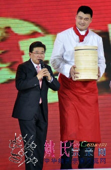 姚明在上海出席春节活动.jpg